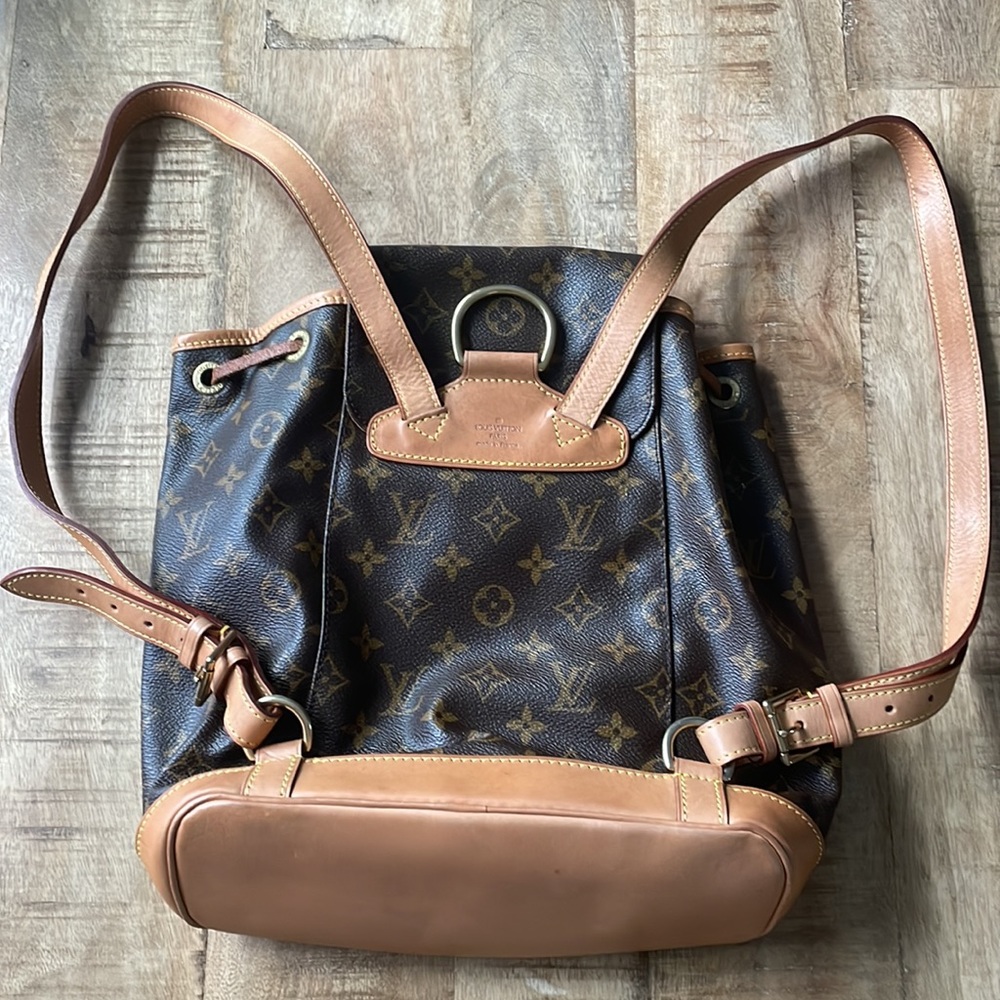 Louis Vuitton back pack - Picture 2 of 6